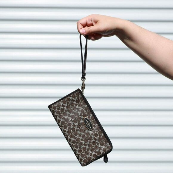 NEW Coach Signature L-Zip Wallet in Saddle Black - Picture 2 of 9